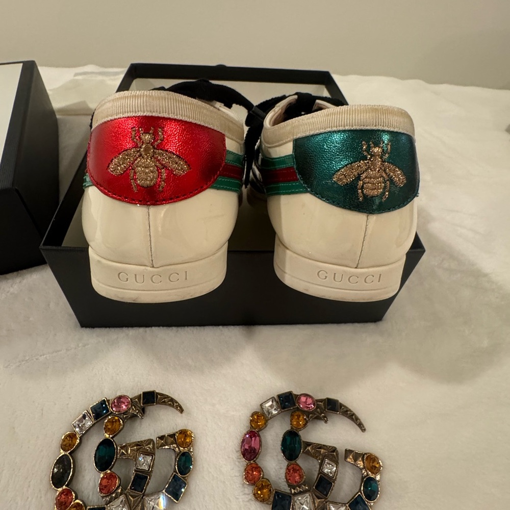 Gucci Women's Sneakers with Green and Red Accents - Picture 3 of 10